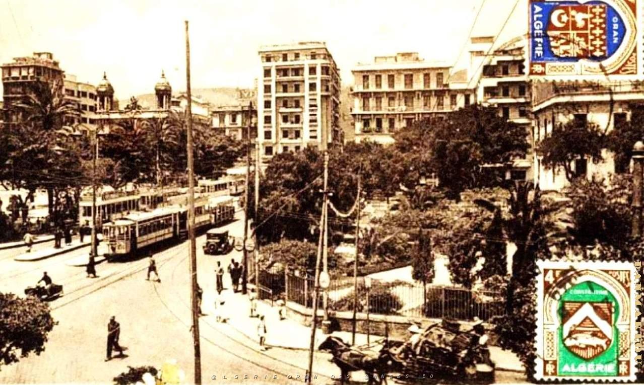 PA c- 030- Place d'Armes- trams et autobus.jpg